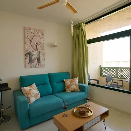 Apartment Stylish With Stunning Sea View. *